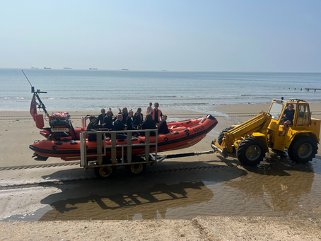 Blue House Students From Bay CE School Unveil 'Sandy McPuller' For Sandown And Shanklin Independent Lifeboat
