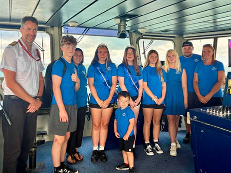 Red Funnel Gives £2,500 Boost To East Cowes Carnival