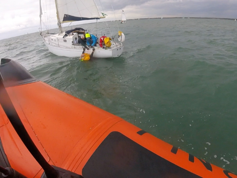 Cowes RNLI Rescues Casualty After Boom Strike During Solent Incident