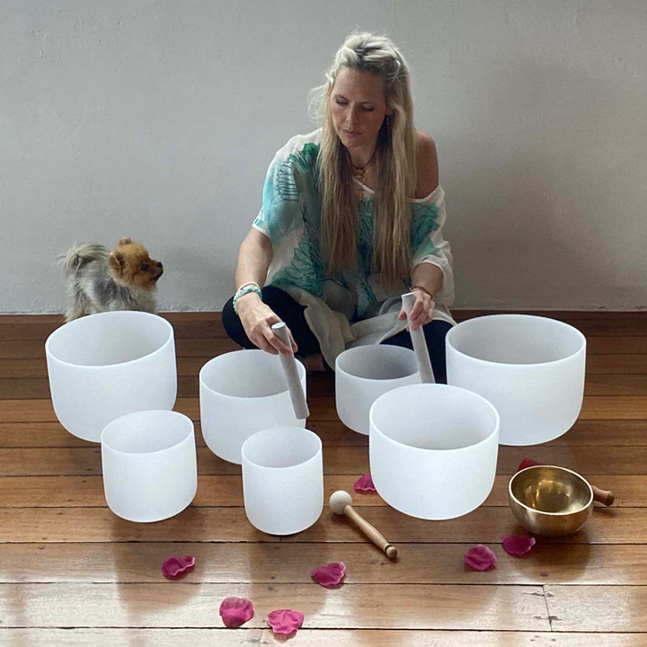 Ema_Frost_Singing_Bowls_5_c83d860d-ffcd-407d-b758-0bdd7425f98f_720x.webp