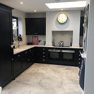 Kitchenette area with accent features