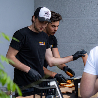 Pop-up burger stand na poročnem slavju
