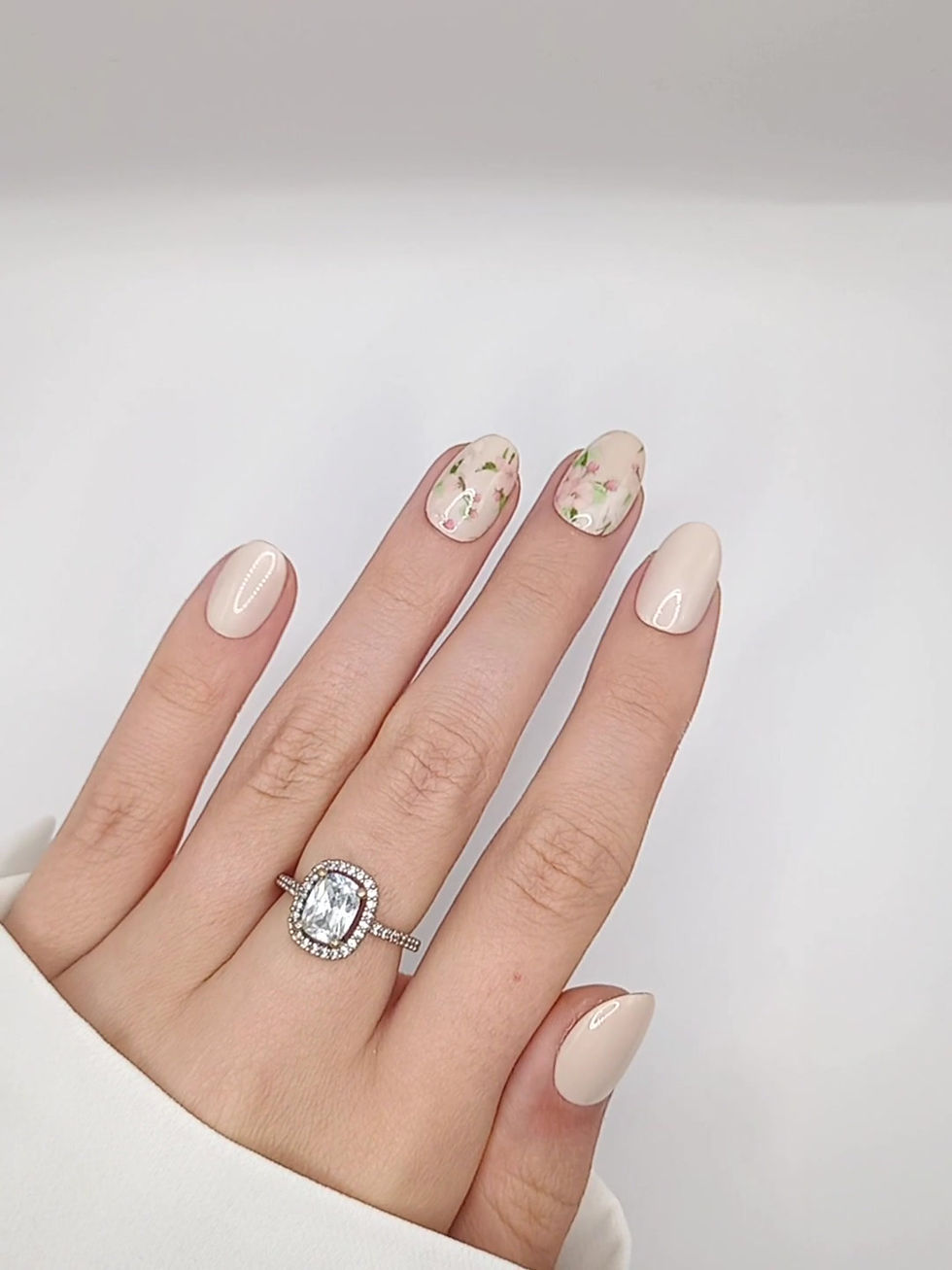 Thumbnail: B-149 - XS Almond - Beigenude - Bloemen - Basics