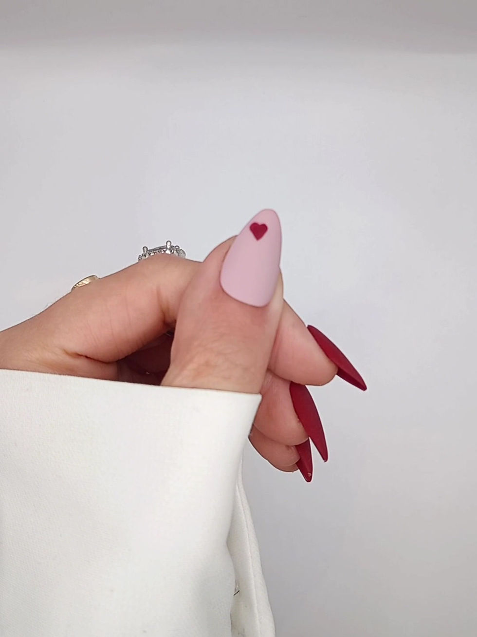 Thumbnail: No. 10 Heartbeat - Rood Roze Matte Hartje - Kort Stiletto