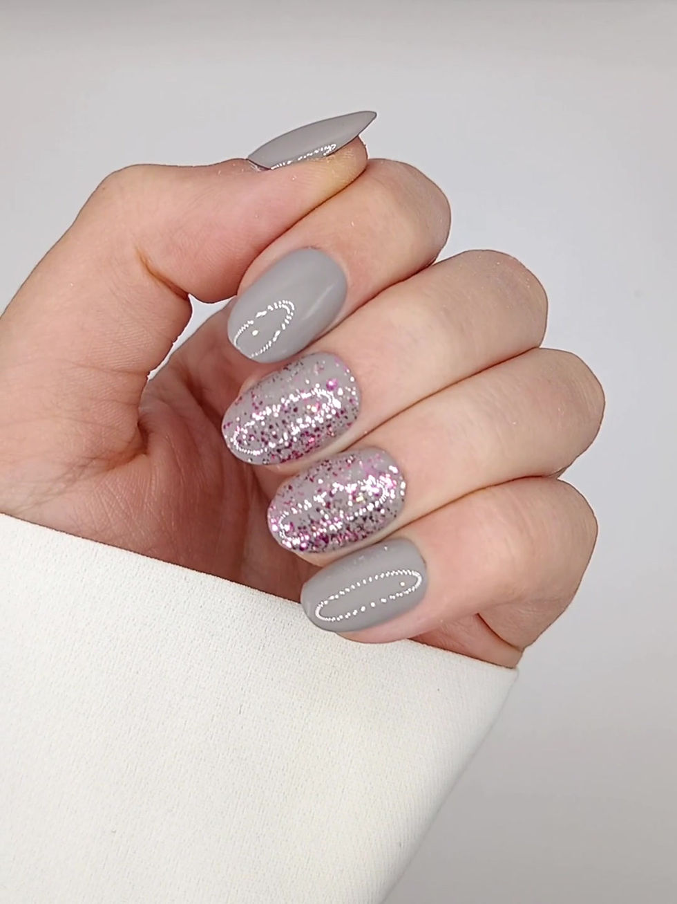 Thumbnail: B-145 - XS Almond - Grijs Glitter- Basics