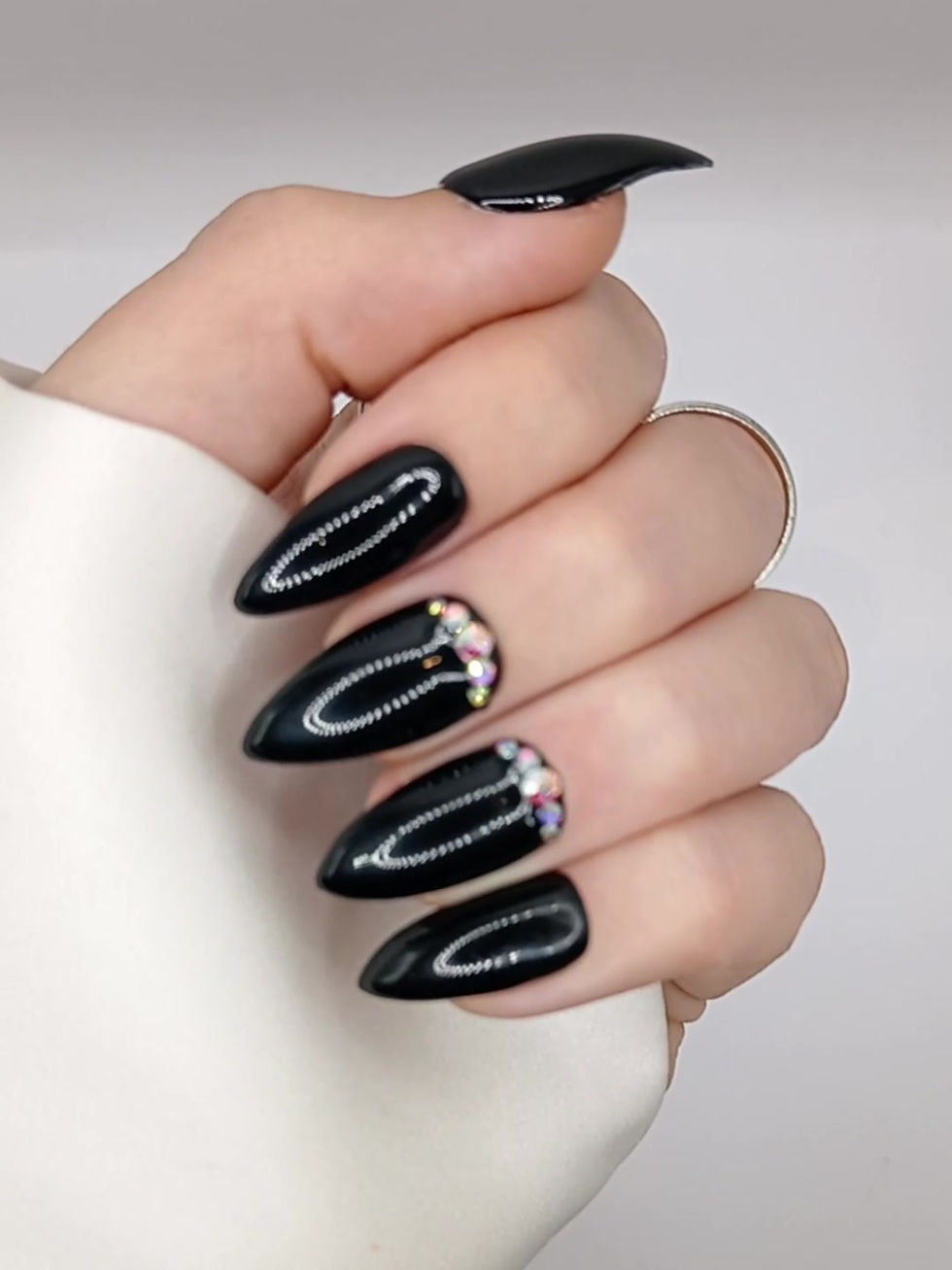Thumbnail: B-52 - Medium Stiletto - Zwart met steentjes - Basics