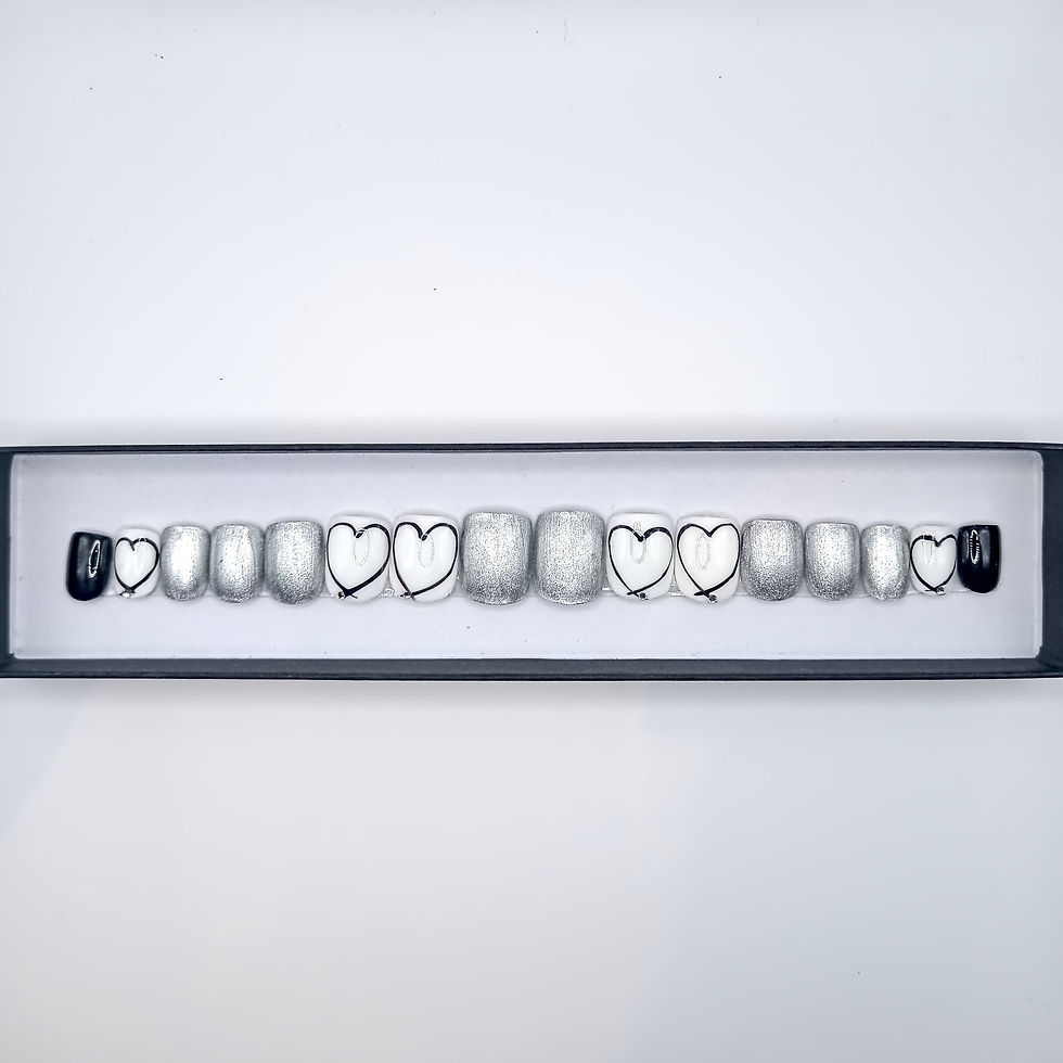 Thumbnail: No. 156 Heart-Shaped - Korter Recht - Zwart Zilver Wit Hartje