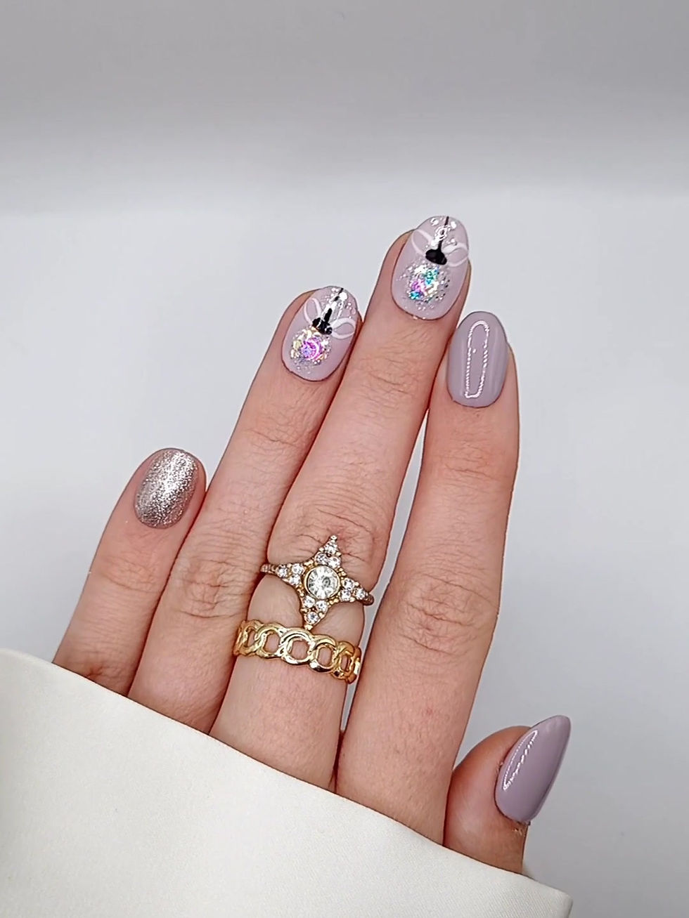 Thumbnail: No. 63 Christmas Ball - XS Almond - Nudepaars - Goud - Kerstbal