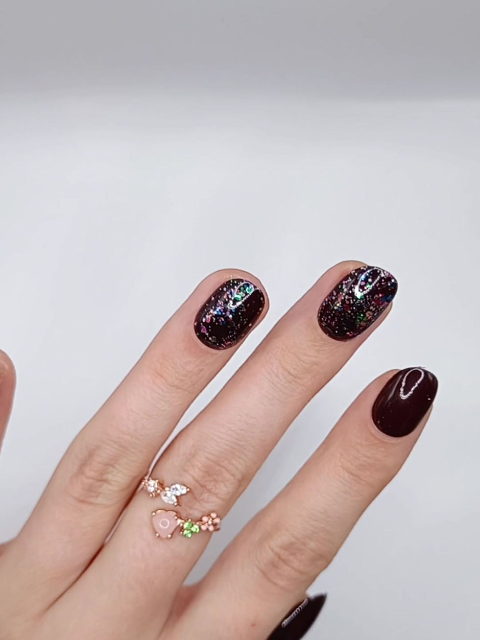Thumbnail: B-72 - Korter Rond - Donkerrood glitter - Basics