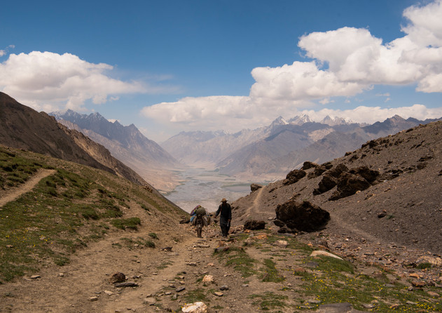 Day 1: Leaving the Hindu Kush mountains and heading towards China. Elevation increased by more than 1200 meters in a matter of hours.