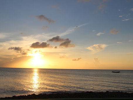 La vida nocturna en Providencia: entre atardeceres, música y tradición isleña