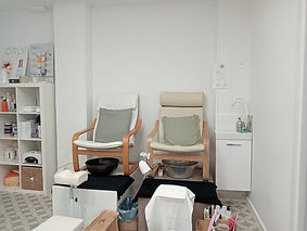 zona para realiza la pedicura con esmalte semipermanente o esmalte tradicionalpermam