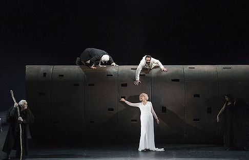 Вахтангова Царь Эдип.jpg