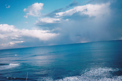 君と見た海の色は