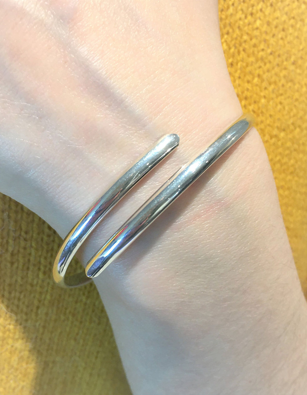 Thumbnail: Solid 925 Sterling Silver Half Rounded Florence Classic Bracelet.