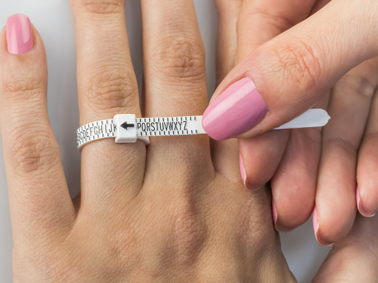 Ring Sizer - UK Ring Size - Check your Ring Finger Size - Adjustable Ring Sizer.