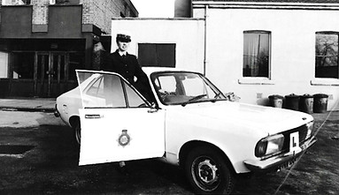 Hillman Avenger Driving School.jpg