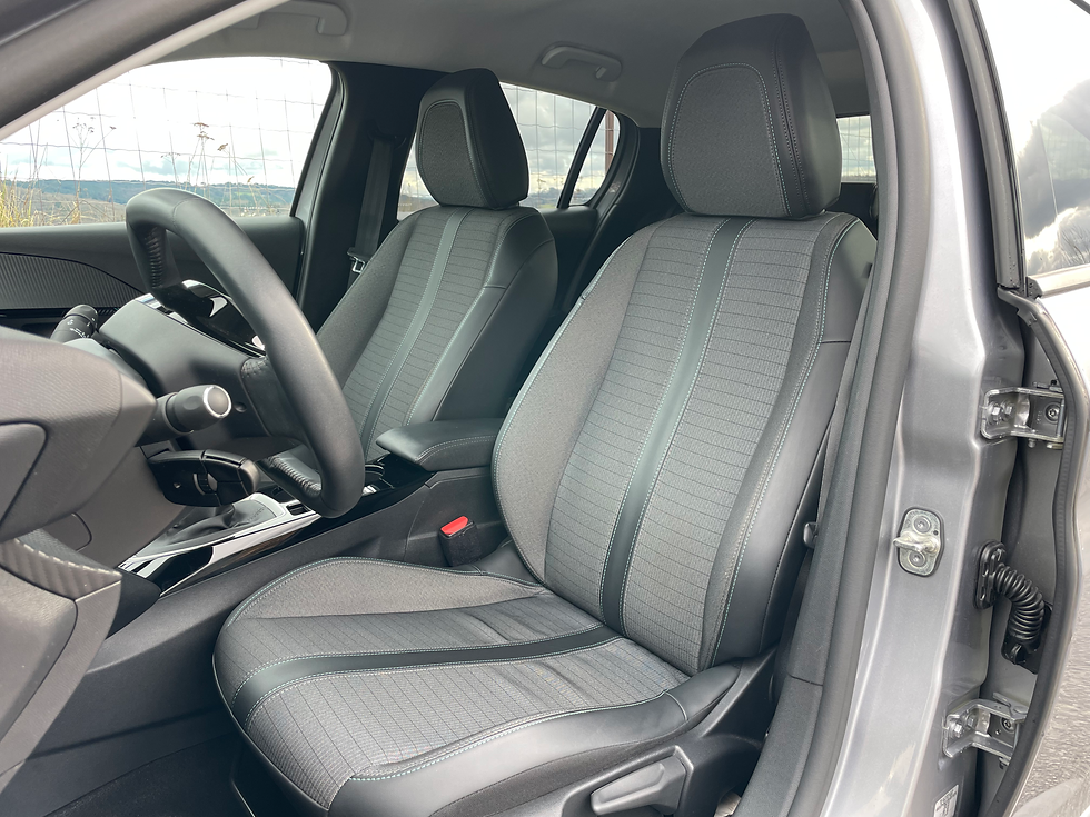 Miniature : PEUGEOT 208 II 1.2 PURETECH 100ch ALLURE