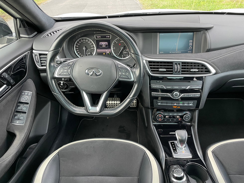 Miniature : INFINITI Q30 2.2D 170ch SPORT AWD DCT