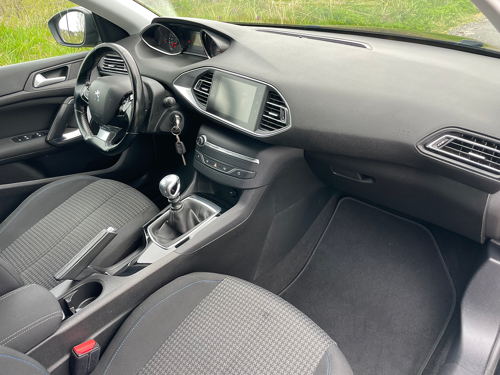 Miniature : PEUGEOT 308 II (2) SW 1.2 PURETECH 130ch STYLE