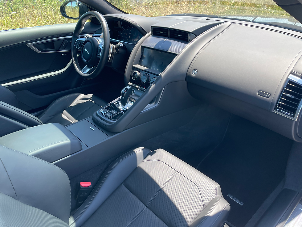 Miniature : JAGUAR F-TYPE COUPE T 300ch R-DYNAMIC BVA