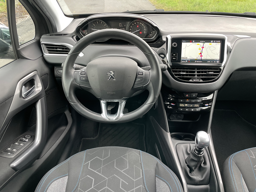 Miniature : PEUGEOT 2008 1.2 PURETECH 130ch STYLE
