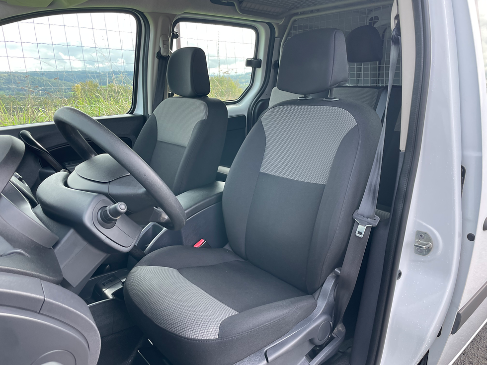Miniature : RENAULT KANGOO MAXI 1.5 DCI 110ch EXTRA R-LINK CABINE APPROFONDIE