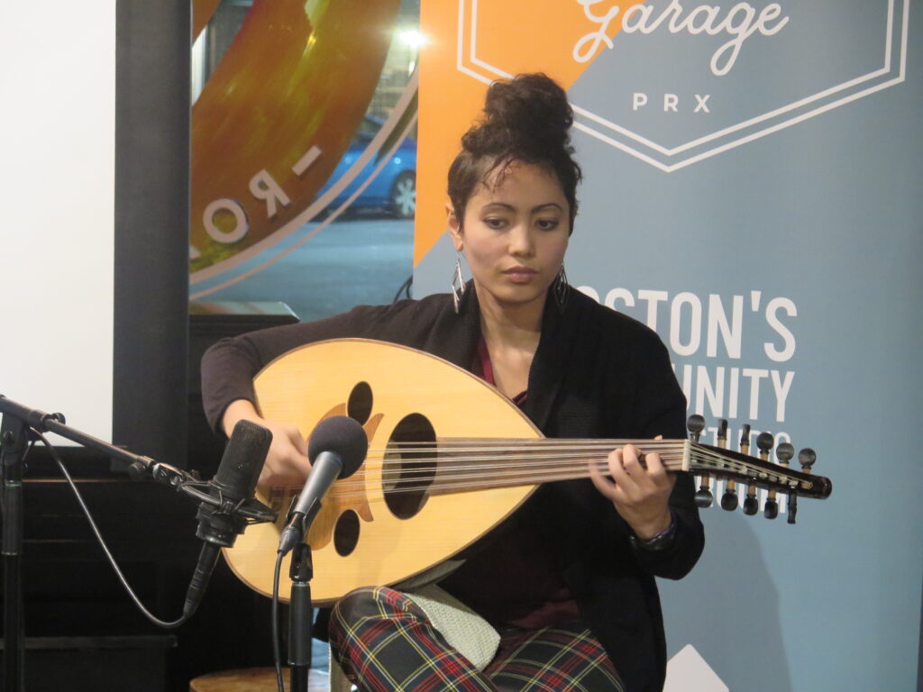 Layle Omeran played the Arabian lute during the second half of the evening. (Image courtesy of Shira Laucharoen.)