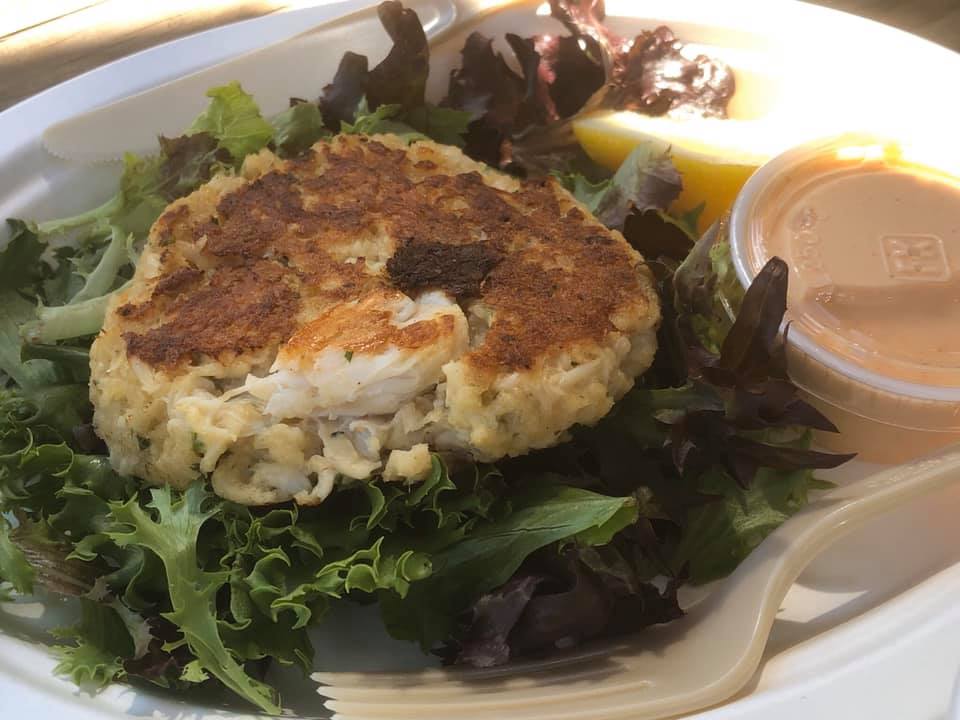 烤蟹肉餅。 (圖片由吳家儀/舢舨提供)