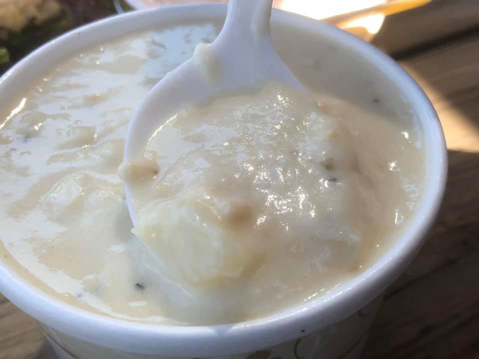 蛤蜊湯。（圖片由吳家儀/舢舨提供）