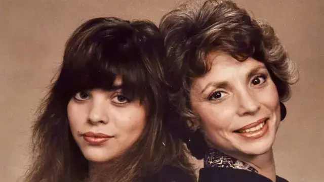 Brett Farkas Komanovsky (left) and her mom, Hillary Farkas, in 1990.