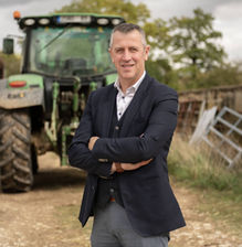 L’un des combats majeurs de Michel Biero est de réconcilier la grande distribution avec les agriculteurs. Sous son impulsion, Lidl France s’est engagé à nouer des partenariats durables avec les producteurs, en garantissant une juste rémunération et une meilleure valorisation des produits français.