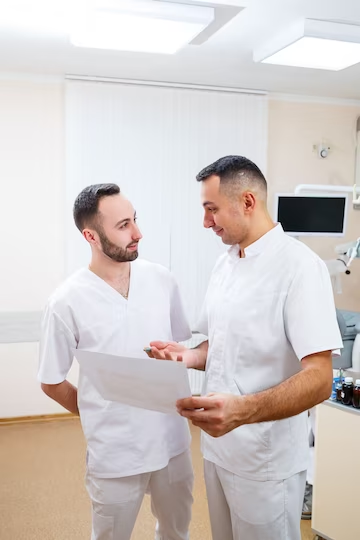 Cuidados ao escolher socios para sua clinica odontológica