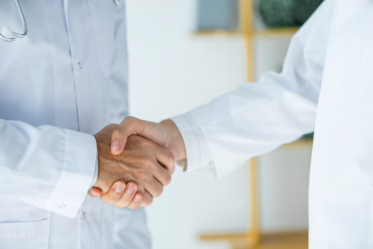 Alavancando Recursos: Os Benefícios de Ter um Sócio Investidor na sua Clínica
