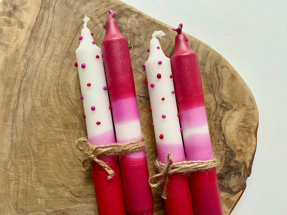 Miniaturbild: pink handgefärbte Dip Dye Kerzen zum Valentins-Tag im 4 er Set