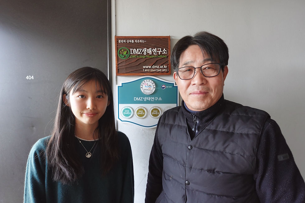 Director / Ecologist Seung-ho Kim (right)
