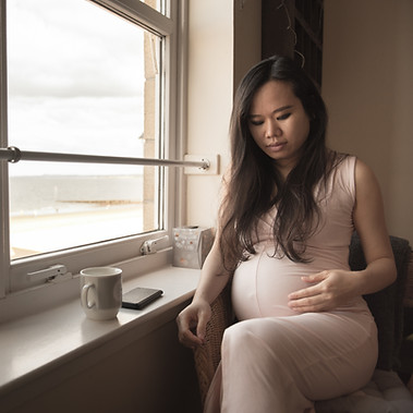 Femme enceinte asiatique