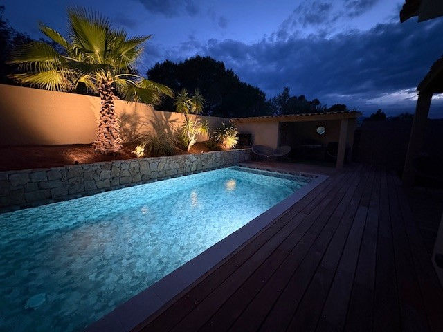 Piscine villa corse
