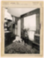 On August 9, 1913, an elderly woman was found lying face-down at 31 Rue des Rosiers in Saint-Ouen. The birds seen in their cages in the background seem to have been the only witnesses to the crime.