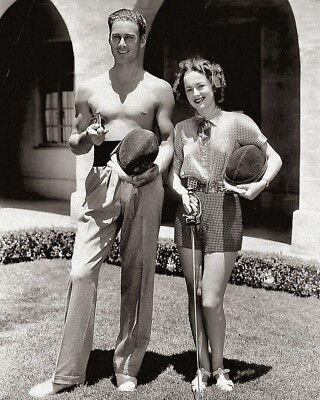 Errol Flynn and Olivia de Havilland in 1935