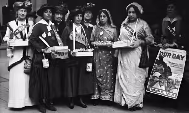 Princess Duleep Singh, second left, and others collect funds to help soldiers at the front during the first world war.