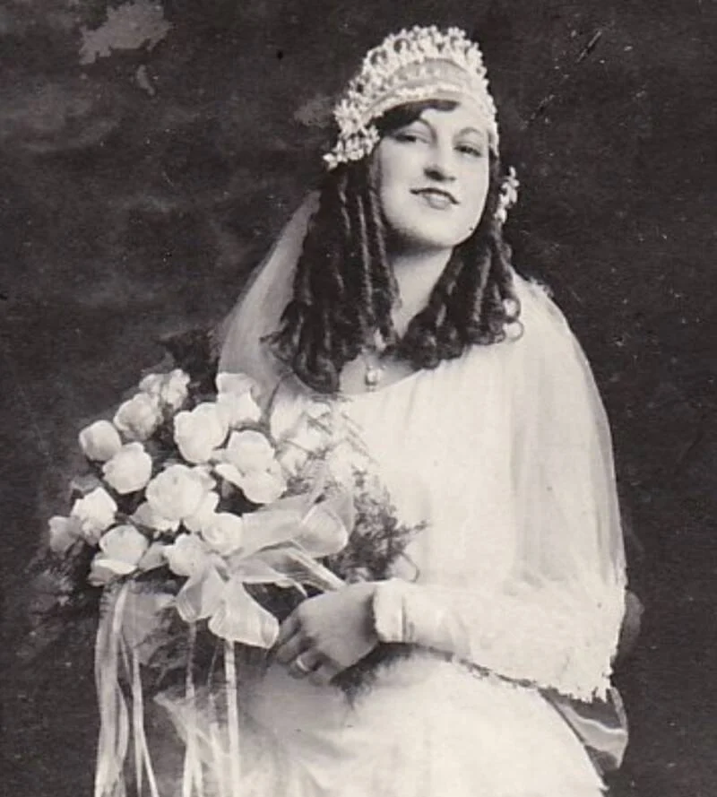 A portrait of Elena Hoyos
