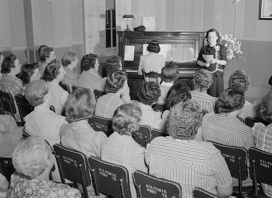 A lecture at an all-women’s club.