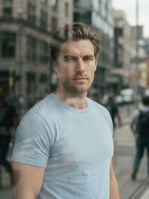 Reflection_in_glass_202603281838