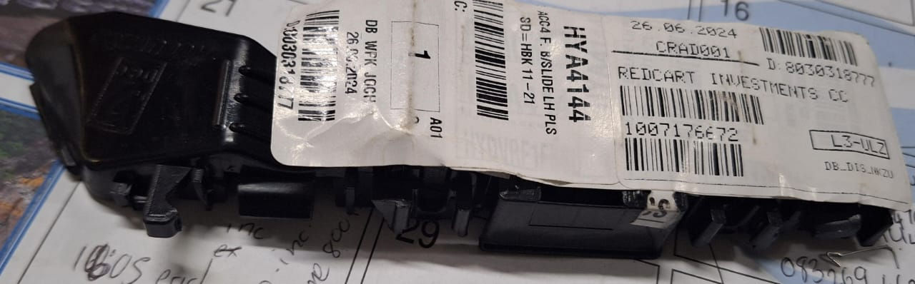 11-21 HYUNDAI ACCENT SEDAN/HATCH LHS BUMPERSLIDE