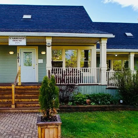 Carriage House Inn