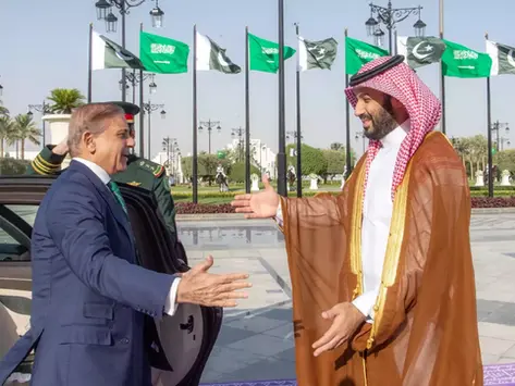 Shehbaz Sharif i Mohammed bin Salman