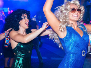 Immersive Event performers interacting with guests in Nashville