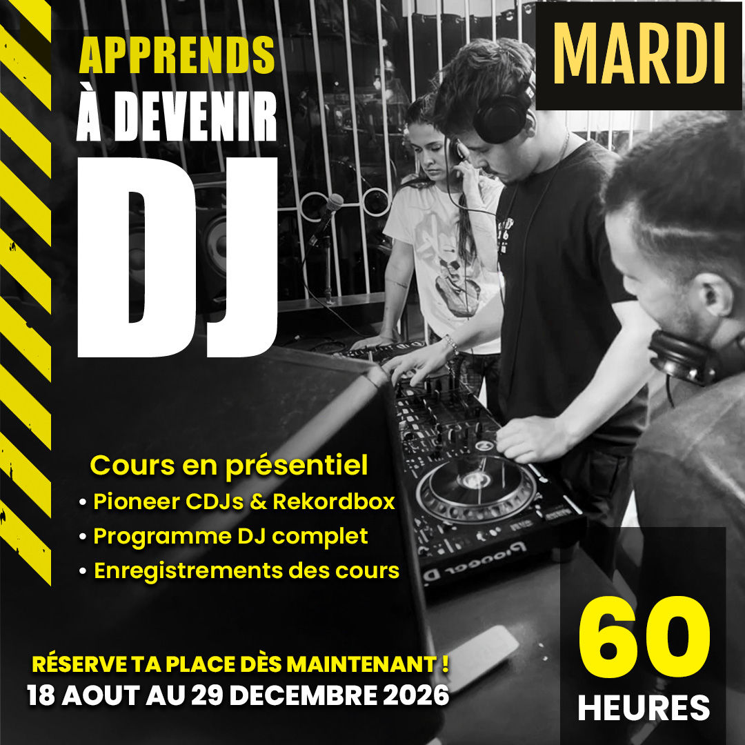 Formation complète de DJ en groupe, apprenant les techniques de mixage, scratch et production musicale avec des instructeurs expérimentés dans un cadre collaboratif.