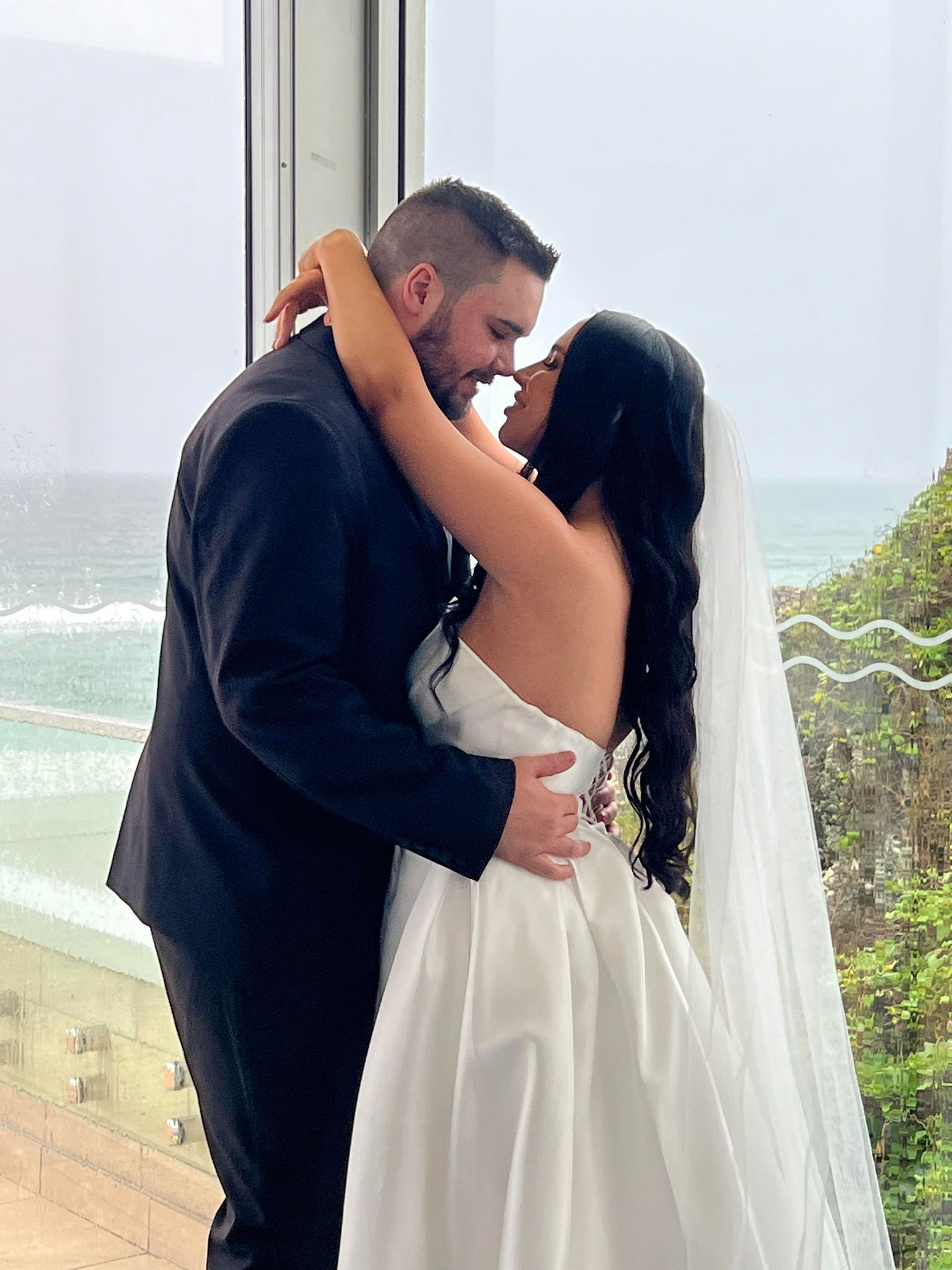 200cm Chapel Length Classic Bridal Veil in Off-white